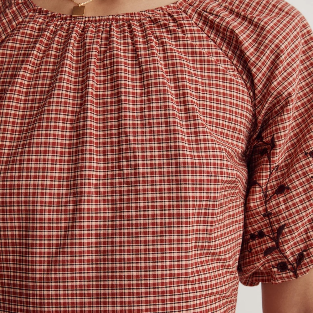 Madewell Embroidered Bubble-Sleeve‎ Midi Dress in Scarlet. - Picture 4 of 16